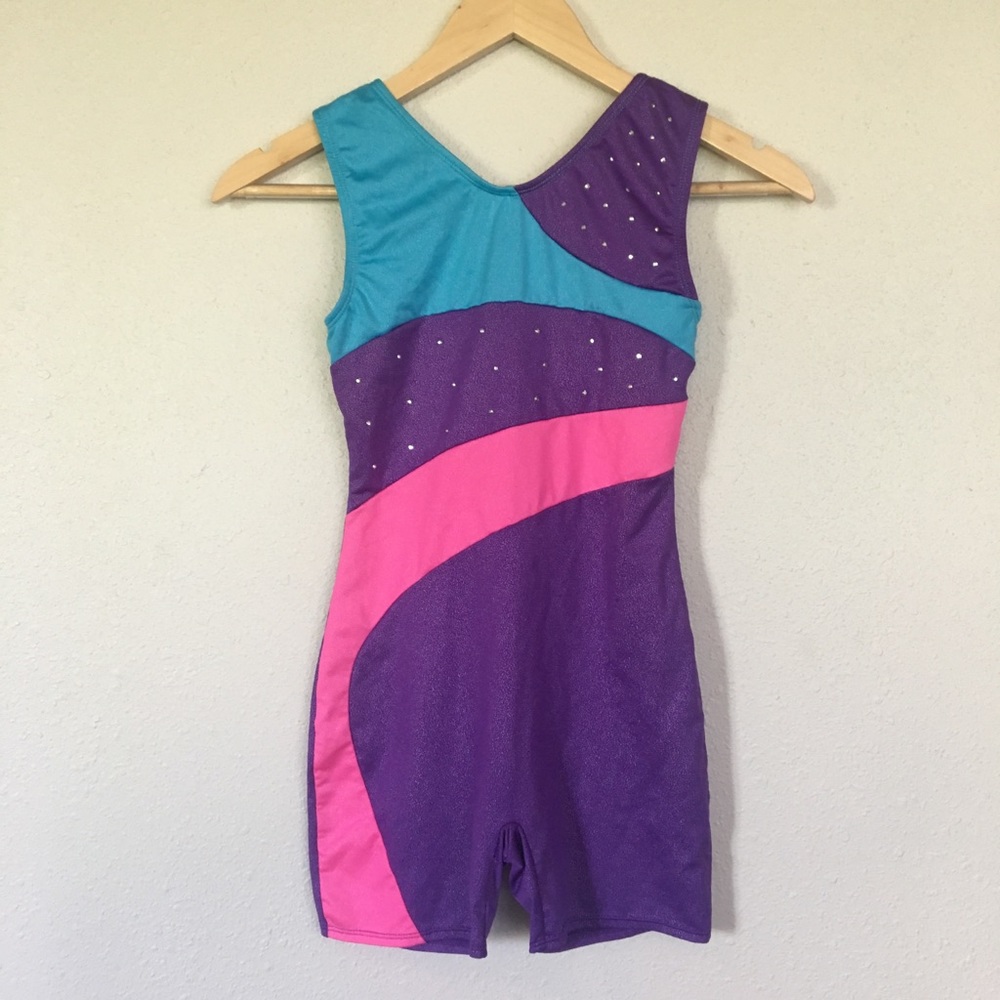Girls 10/12 gymnastics Leo
